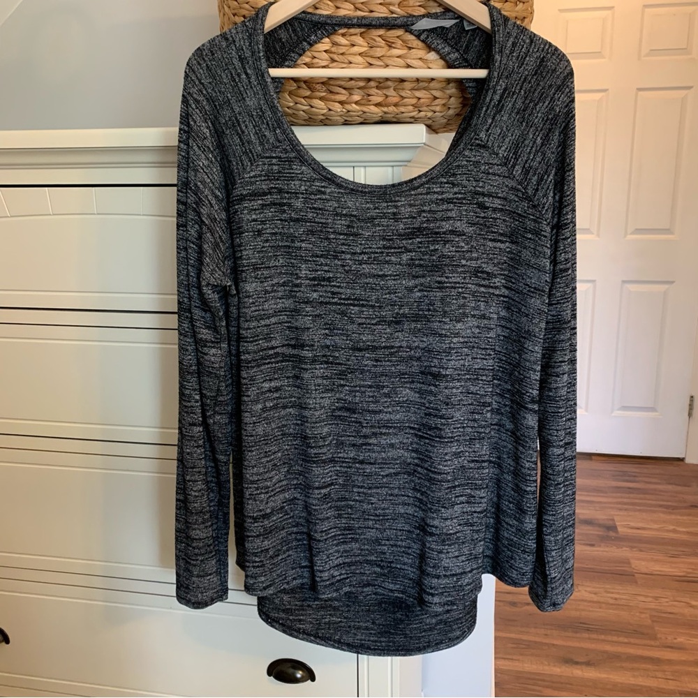 Athleta Heathered Black Gray Long Sleeve Scoop Neck Top